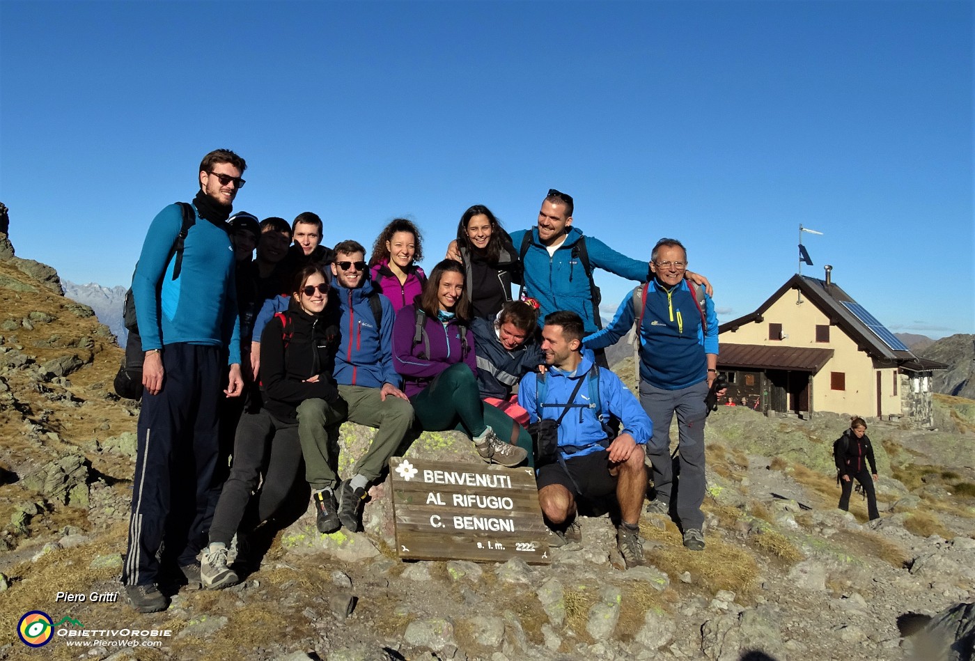 88 In posa col gruppo bergamasco.JPG -                                